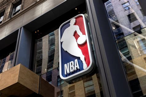 NBA asks judge to dismiss lawsuit filed by Warner .